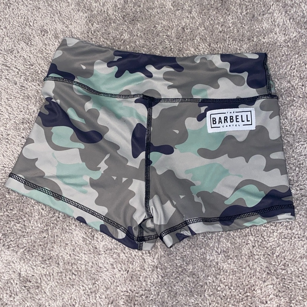 Barbell cartel shorts